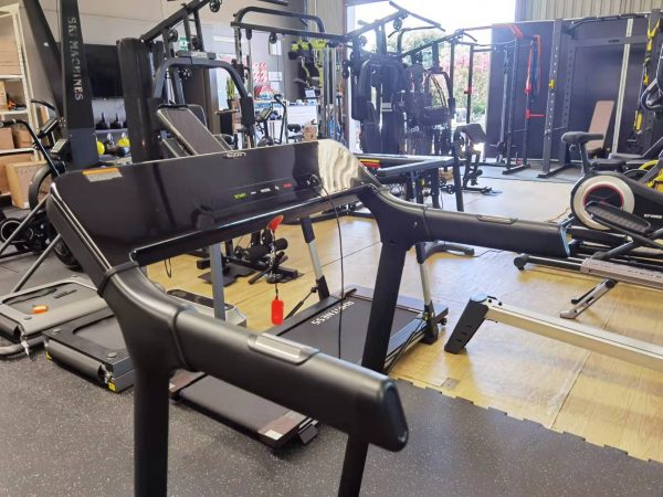 Treadmill Speed with Manual Incline: 0.8-12KM/H - Rent - Image 3