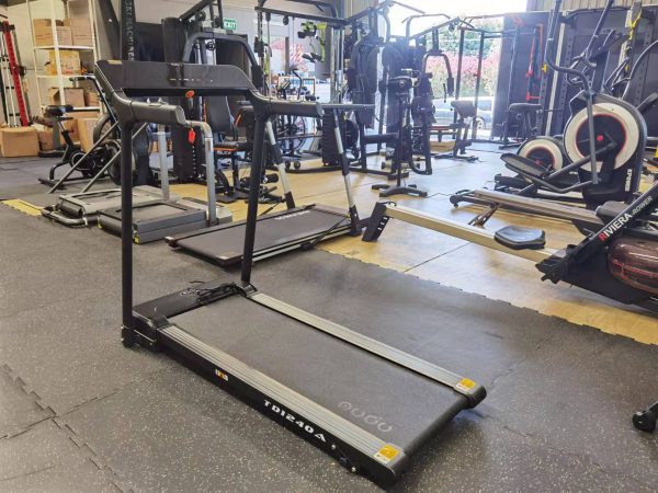 Treadmill Speed with Manual Incline: 0.8-12KM/H - Rent - Image 2